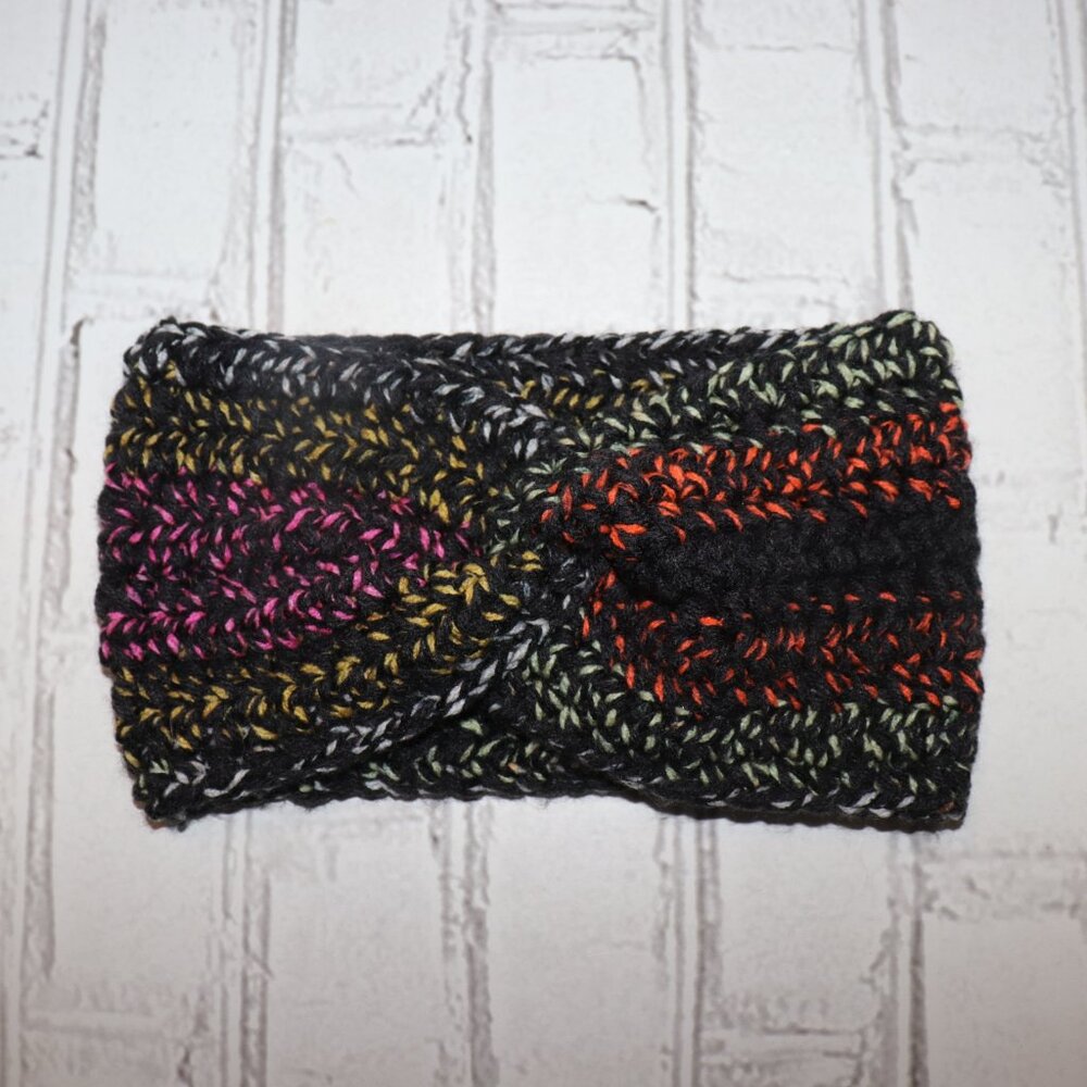 🧶🌈 Handmade Twisted Headband – Variegated Yarn in Black, Green, Orange, Purple